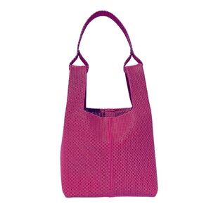 Everyday Textured Shoulder Bag in Magenta